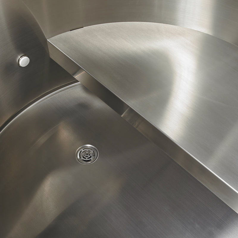 Dynamic Cold Therapy Barrel Cold Plunge Tub | SSPC-34 | 304 Stainless Steel Interior | Pacific Cedar | Built-In Seat